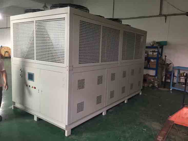 某新能源汽車廠家-風冷螺桿式冷水機